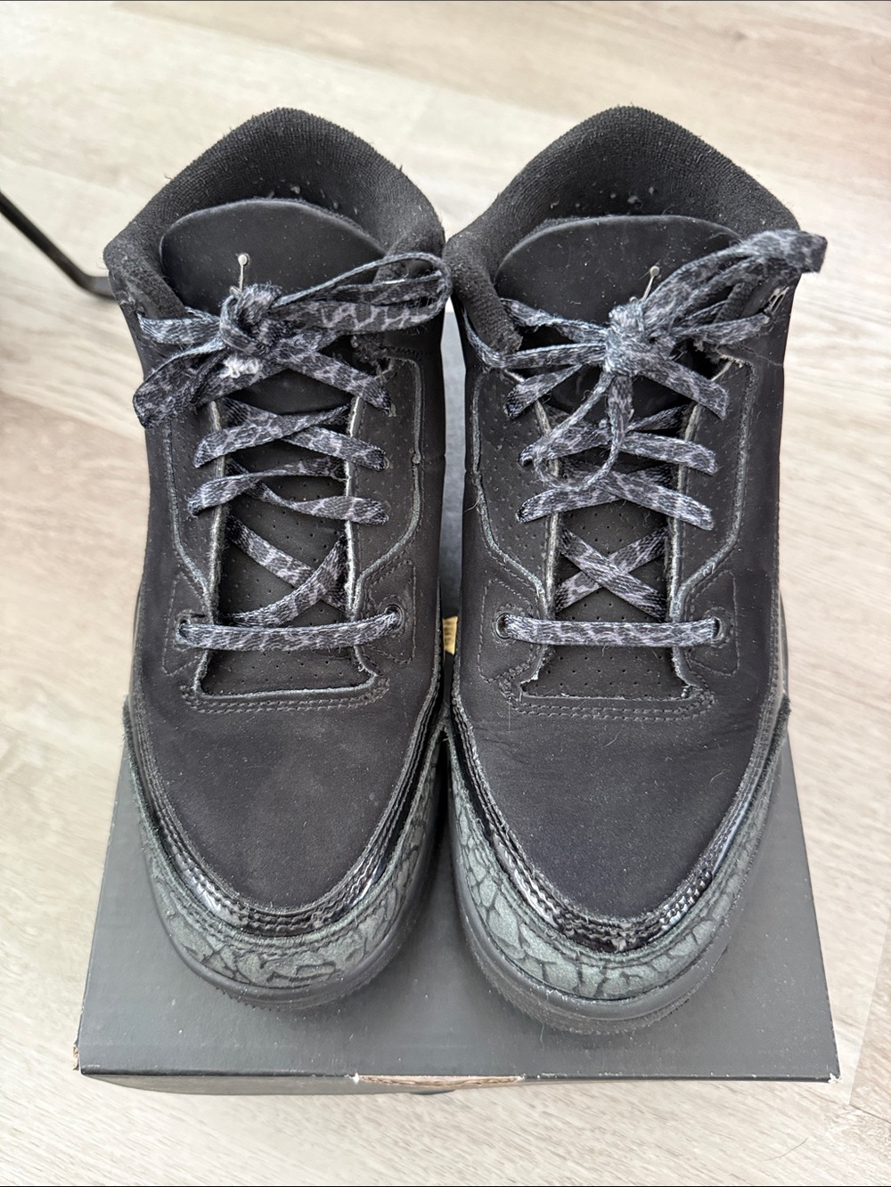 JORDAN 3 RETRO SIZE 3 GREAT CONDITION
